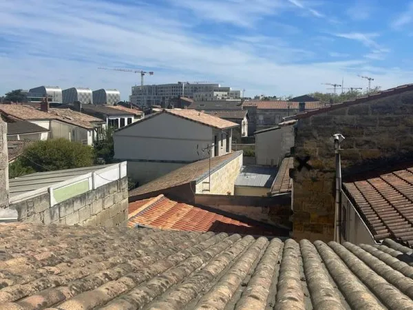Appartement T2bis, duplex, proche gare, tram, idéal investisseur/ pied à terre