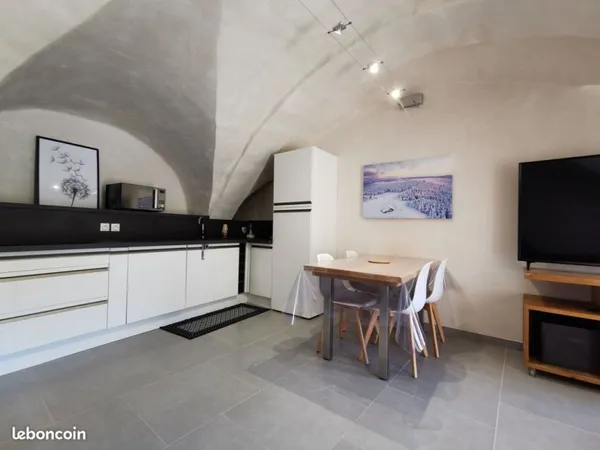 Bel appartement F3 45m2 Mai à Novembre