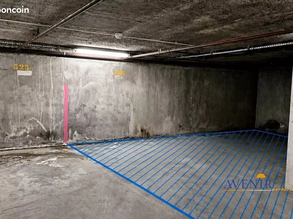 Parking/box 30 m² Marseille 6ème