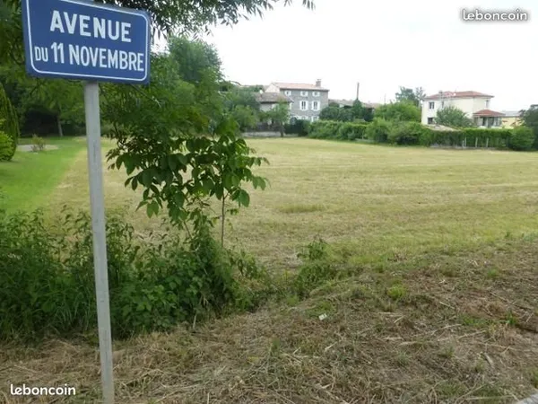 VENDS PARCELLE CONSTRUCTIBLE 900m2 36euros le M2