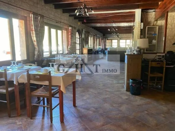 A VENDRE MURS ET FONDS HOTEL RESTAURANT A LA MONTAGNE