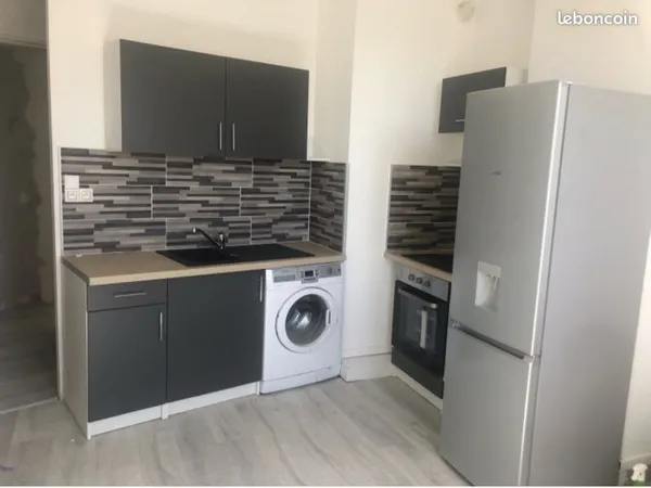 Appartement meublé rénové Proche centre et arenes