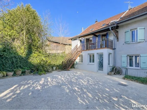 Annecy-le-Vieux / Petit Brogny : Maison 5 ch - 188 m² - Jardin