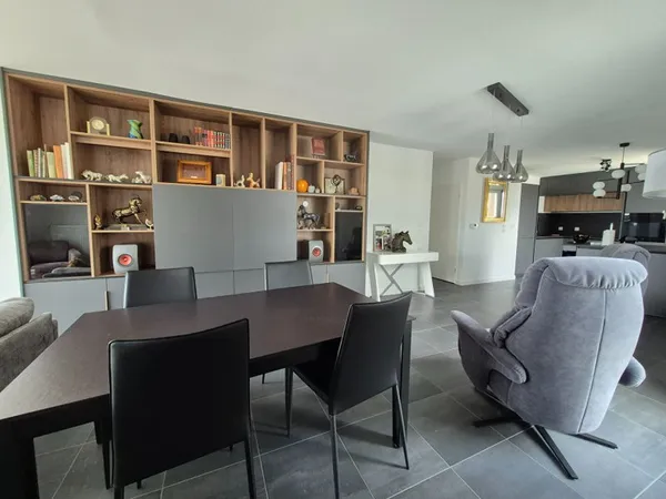 VANNES EST T.4 récent 96m² avec stationnement en sous-sol
