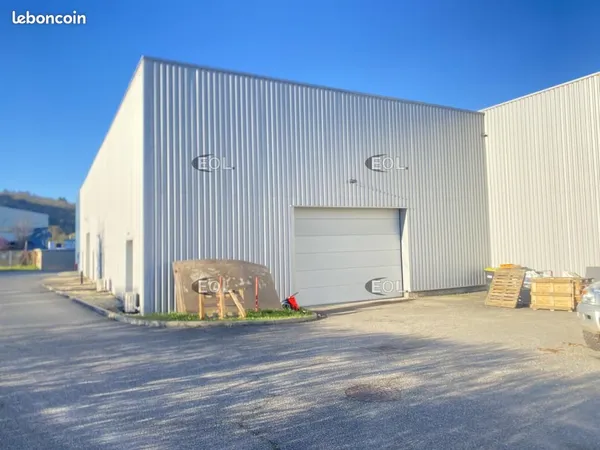 Local d'activité 308 m²