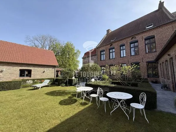 Maison 16 pièces 420 m²