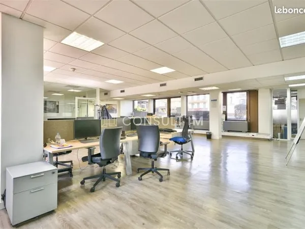 Bureaux 1 236 m²