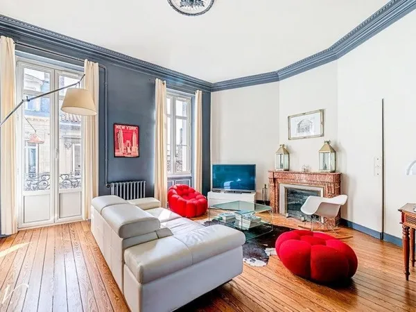 Duplex de 9 pièces principales