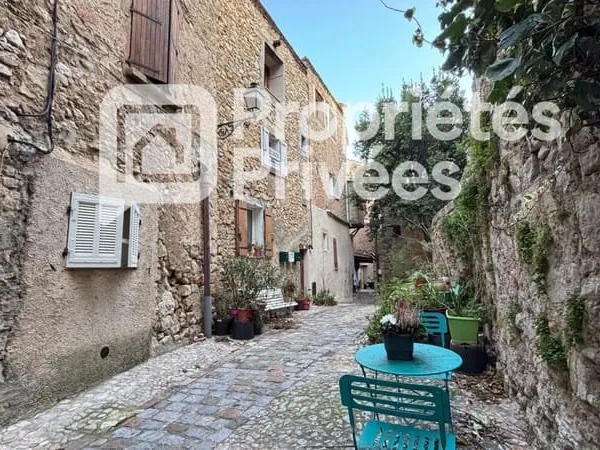 SEILLANS - APARTEMENT DUPLEX