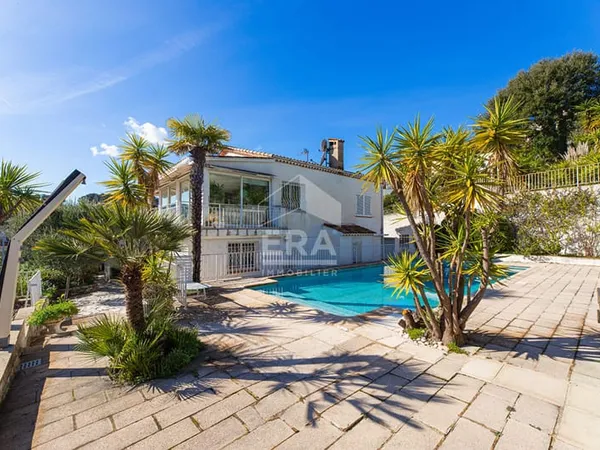 MAISON AVEC PISCINE ET DÉPENDANCES - MANDELIEU-LA-NAPOULE QUARTIER MINELLE