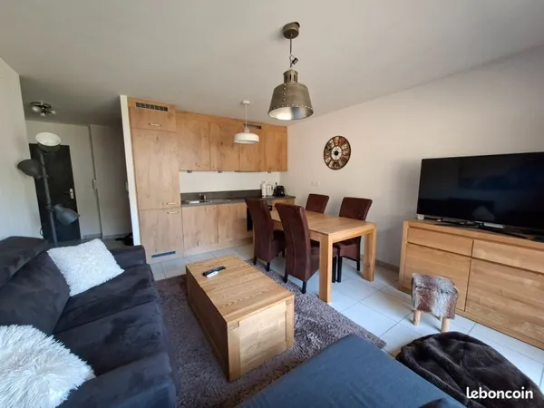 Chatel hyper centre- T3 meublé 48 m2 avec balcon et garage fermé