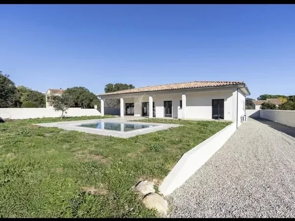 MAISON DE 137M² BORD DE MER