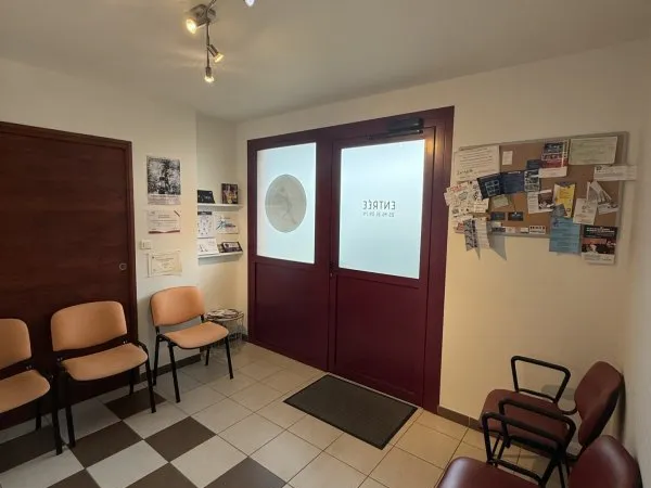 Local 6 pièces 153 m²
