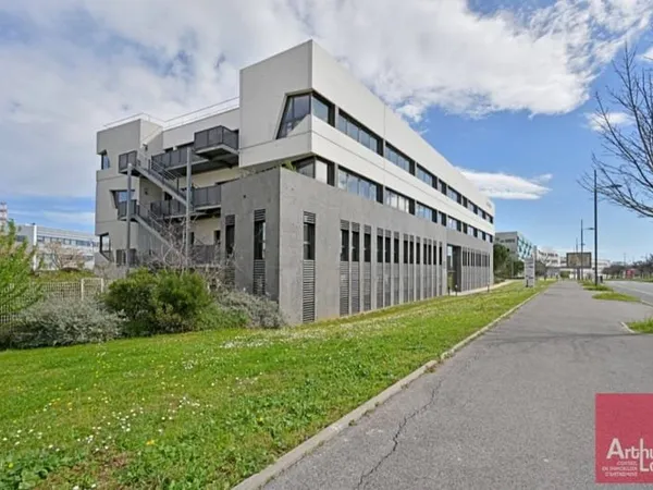 Bureaux 731 m²