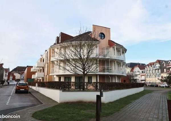 Dans le secteur Quentovic superbe 2 pièces cabine de 49.89 m² avec grand balcon, un parking et une c