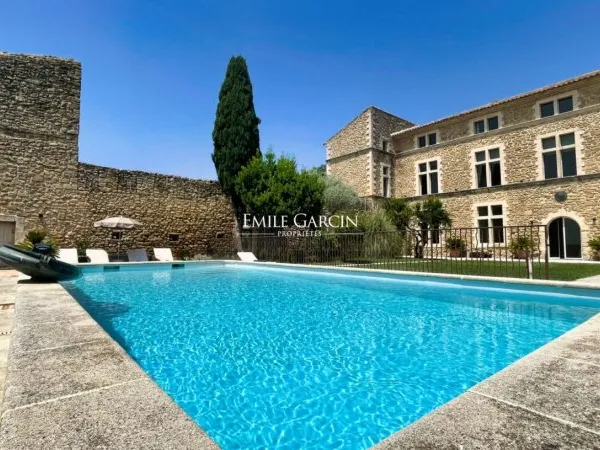 Propriété de prestige à louer - 7 chambres - Non loin d'Aix-En-Provence - Ecrin de nature