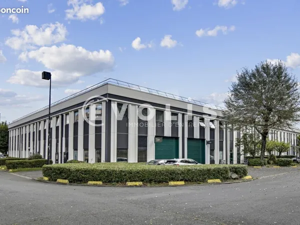 Bureaux 66 m²