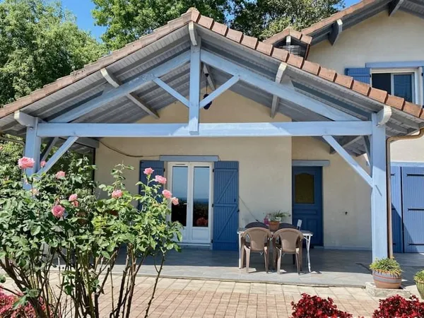 PROPRIETE avec dépendance, VUE IMPRENABLE