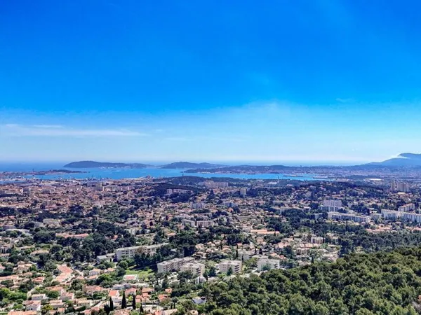 Villa dominante vue mer