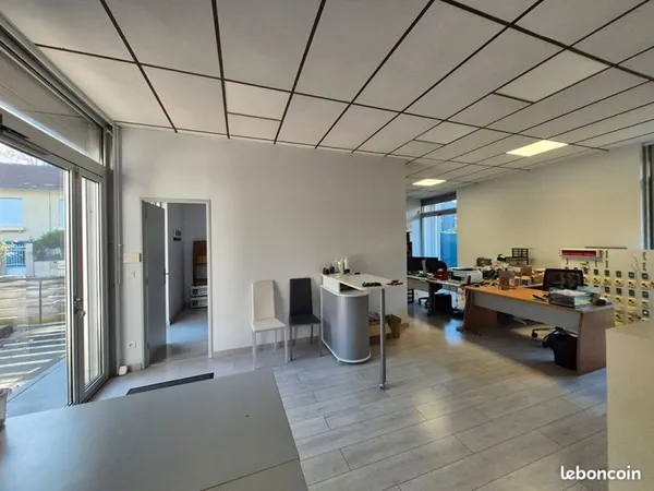 Local 275 m² PAU
