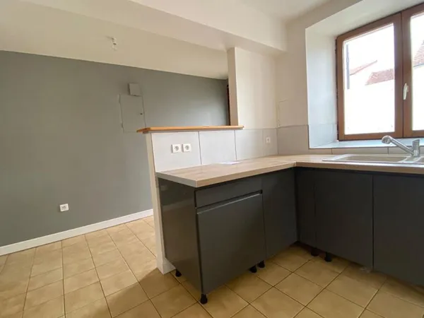 ** Authentique maison en pierre meulière - 110 m² hab. avec Terrain constructible - Double garage