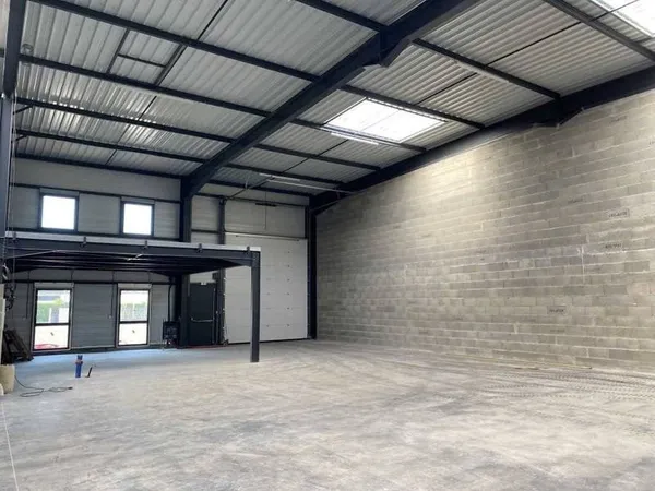Local d'activité 357 m²