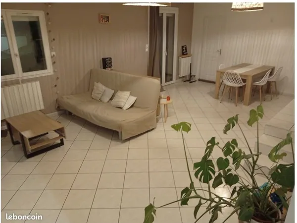 A louer F4 spacieux de 97m² avec Balcon refait à neuf