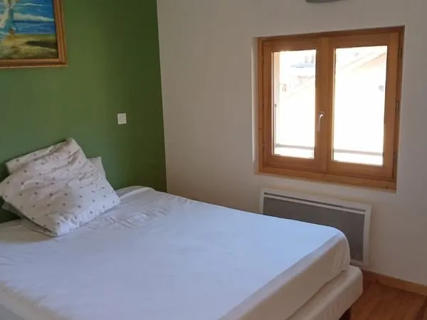 1 chambre privée en colocation à Cluses (photos supplémentaires sur demande)