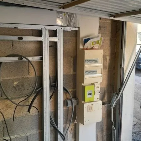 Petite maison de 75 m² sur 3 etages avec garage
