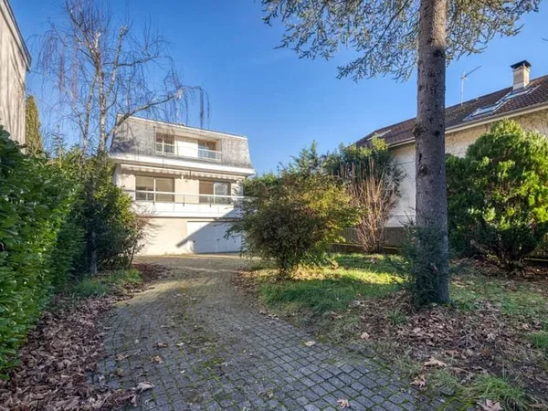 Maison Corenc Montfleury 207 m² - 5 chambres + bureau
