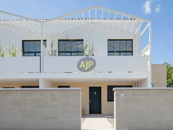 TALENCE - APT T4 AVEC JARDIN