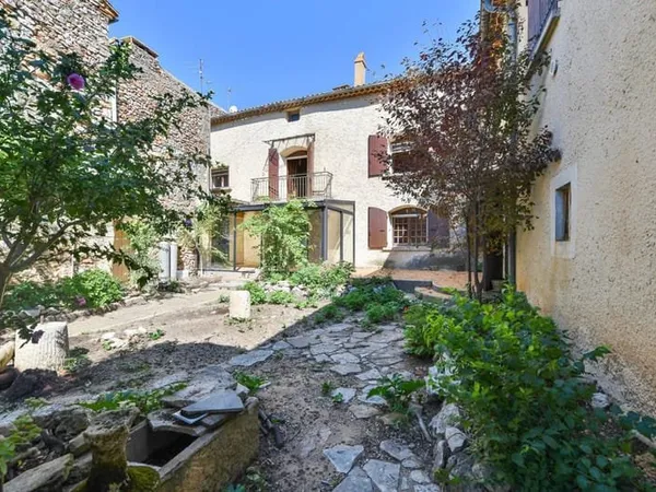 Maison 9 pièces 257 m²