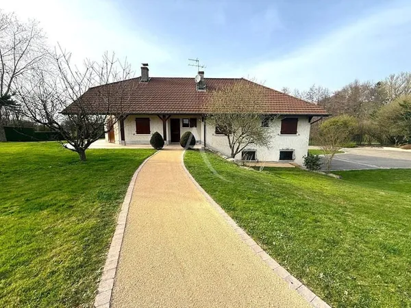 Maison de plain-pied 5 pièces 174 m²