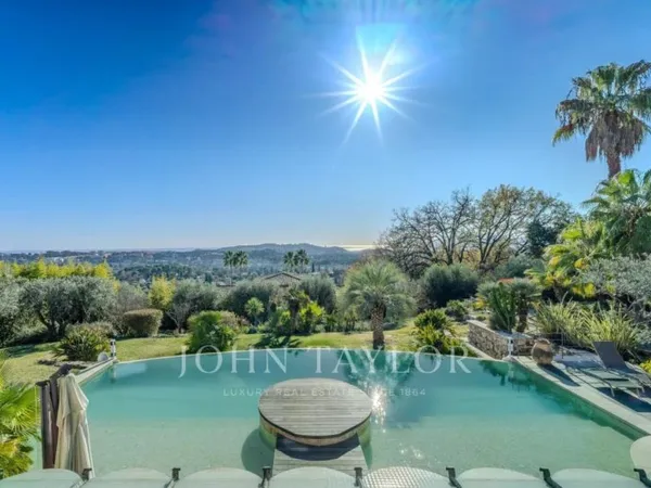 Belle villa neuve à louer à Mougins - Vue mer panoramique