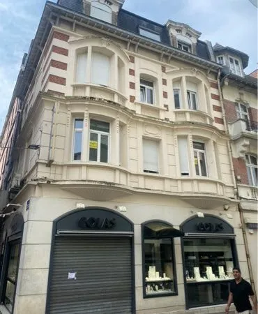 Bel appartement f2 immeuble standing plein centre