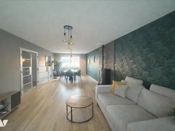 Maison 8 pièces 235 m²