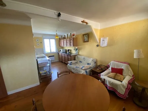 Appartement 3 chambres à rafraichir centre d'Etables Sur Mer 60.56 m2