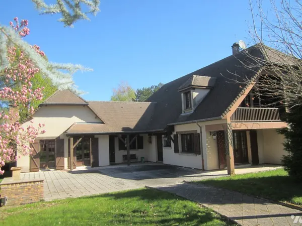 Maison 10 pièces 280 m²