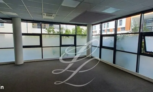 BUREAUX 1452 m² ANGERS