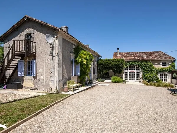 Maison en pierre de 6 pièces principales
