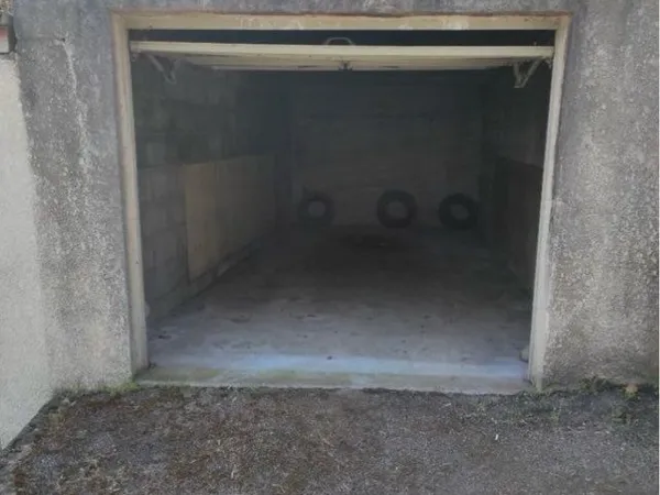 Garage 18m2 à louer