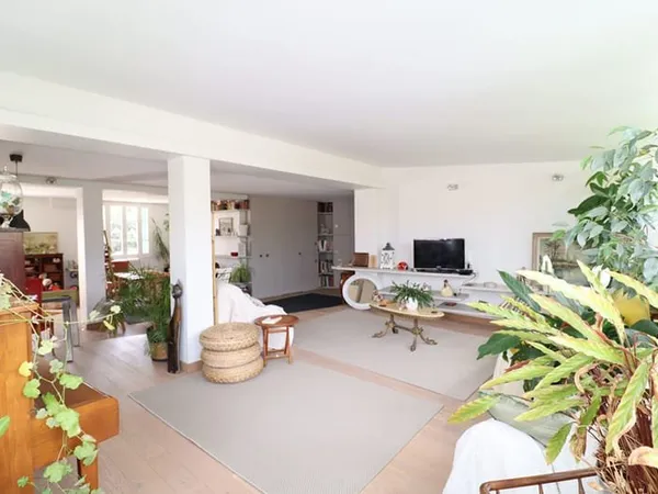 Ivry S/S, Loft de 131.83 m2 avec terrasse