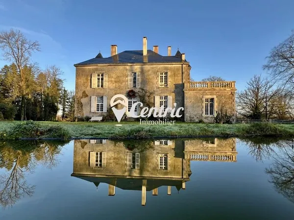 Chateau et son parc arboré
