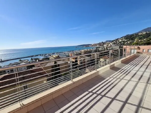 Magnifique Penthouse Menton Garavan-vue exceptionnelle-pisci