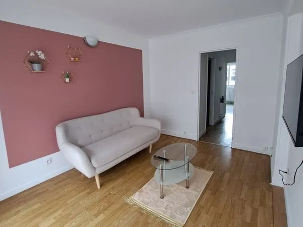 Chambre spacieuse et lumineuse dans colocation neuve