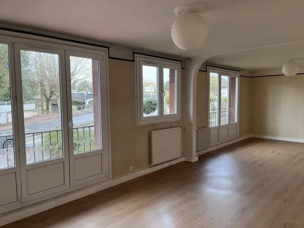 Bureau 80 m²