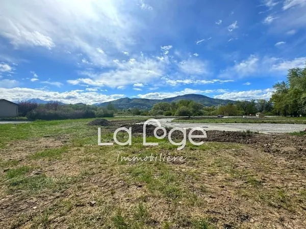 Terrain 560 m²
