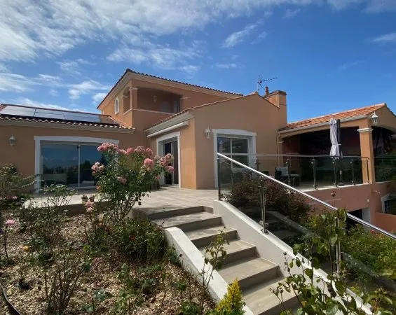 Maison 6 pièces 196 m²