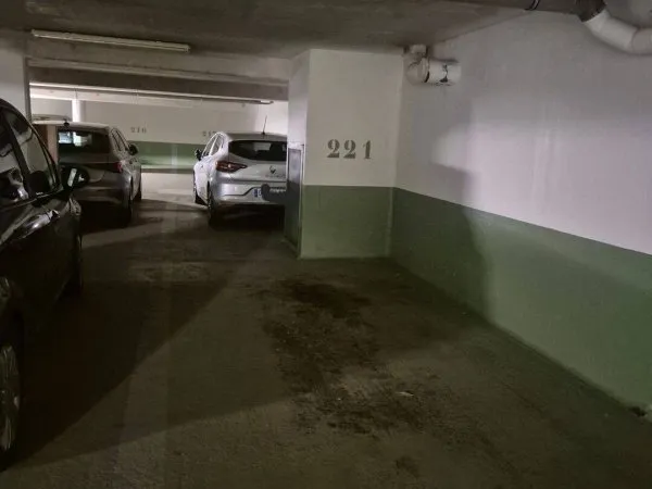 Parking 13 m²