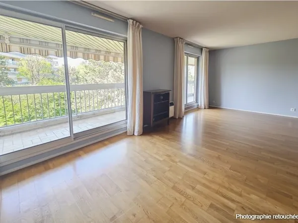 Appartement Verrieres Le Buisson 4 pièce(s)-